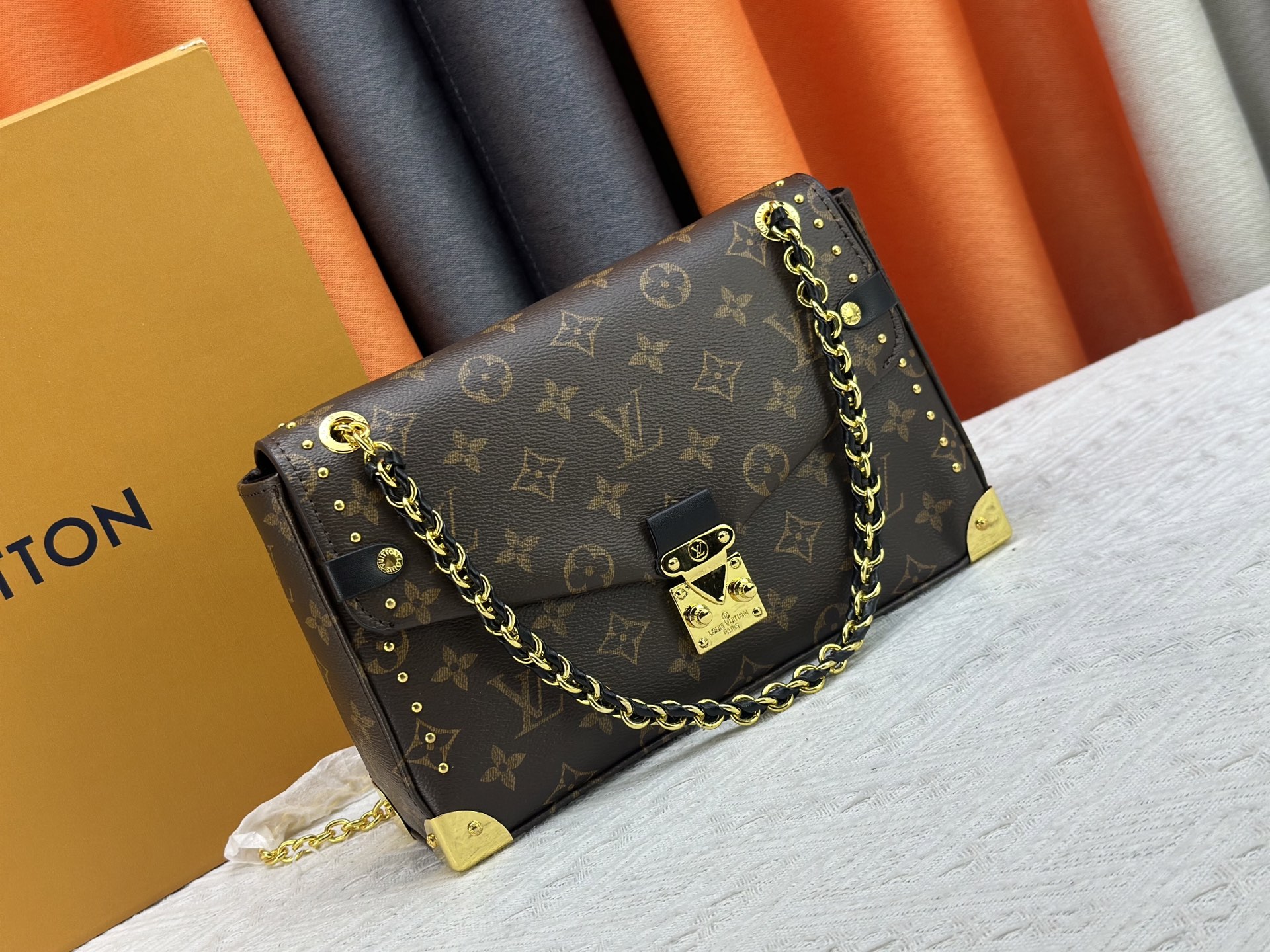 Louis Vuitton Trunkie Handbag Monogram Canvas Tote Bag Louis Vuitton Trunkie Handbag Monogram Canvas Tote Bag