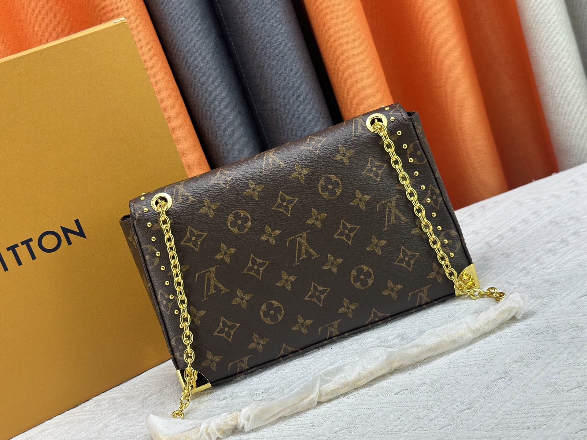 Louis Vuitton Trunkie Handbag Monogram Canvas Tote Bag Louis Vuitton Trunkie Handbag Monogram Canvas Tote Bag