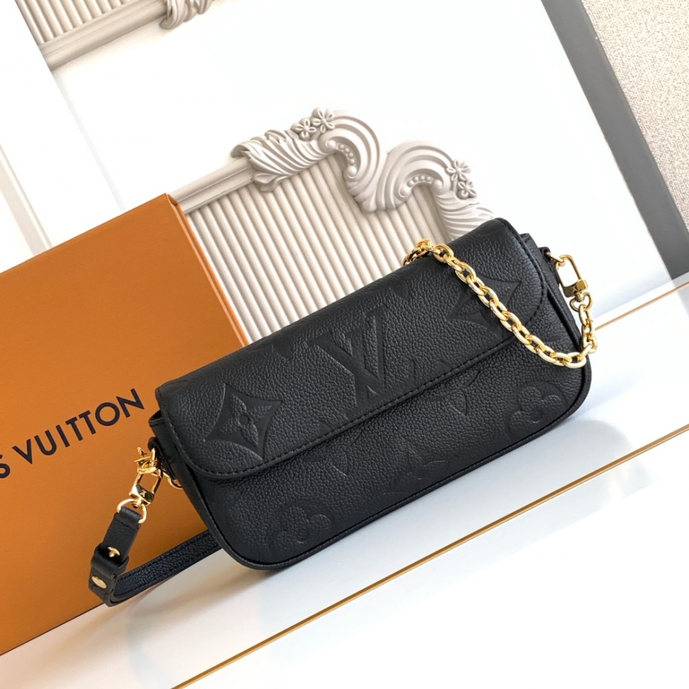 LOUIS VUITTON Wallet On Chain Lvy Monogram Black/Cream/White