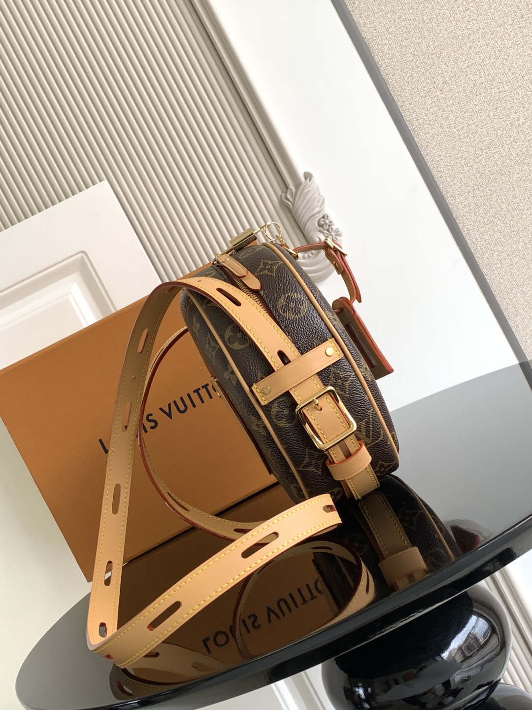 LOUIS VUITTON Mini Boite Chapeau Monogram LOUIS VUITTON Mini Boite Chapeau Monogram