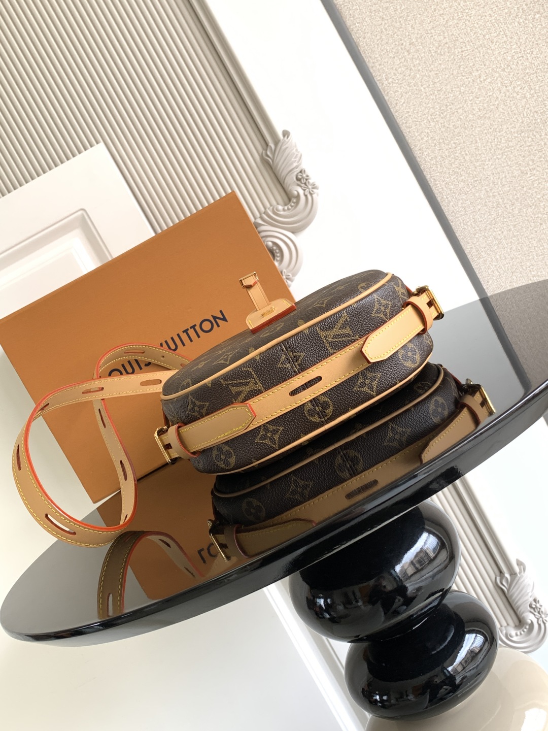 LOUIS VUITTON Mini Boite Chapeau Monogram LOUIS VUITTON Mini Boite Chapeau Monogram