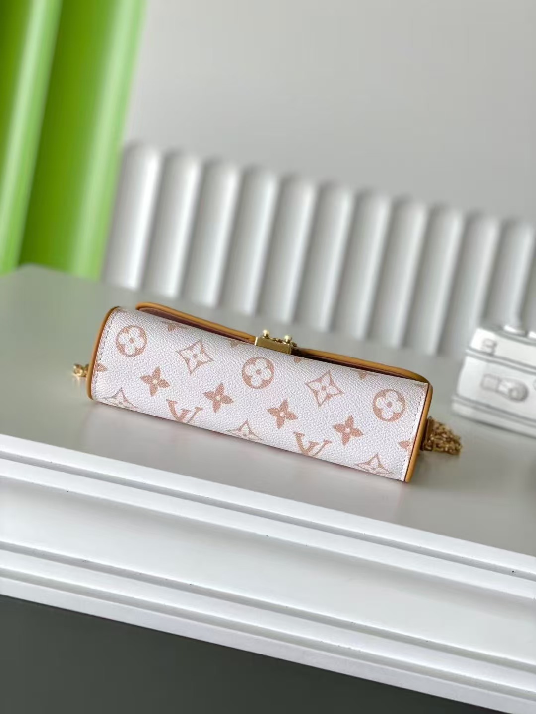 LOUIS VUITTON Pochette Camille Monogram