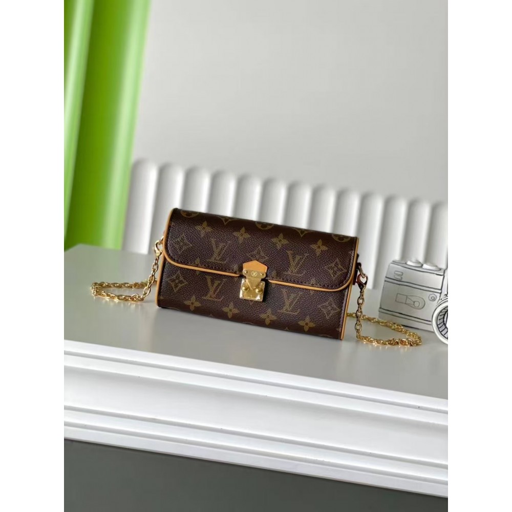 LOUIS VUITTON Pochette Camille Monogram