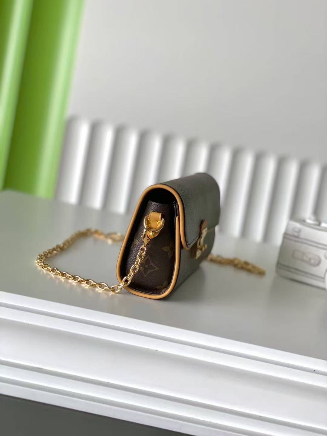 LOUIS VUITTON Pochette Camille Monogram