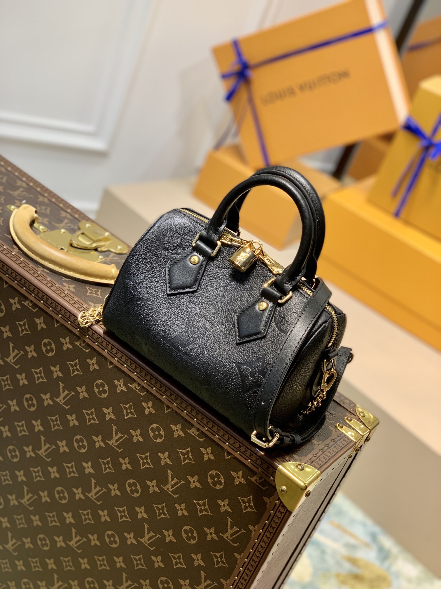 LOUIS VUITTON Speedy Bandoulière 20 Mastic Other Monogram Canvas Black LOUIS VUITTON Speedy Bandoulière 20 Mastic Other Monogram Canvas Black
