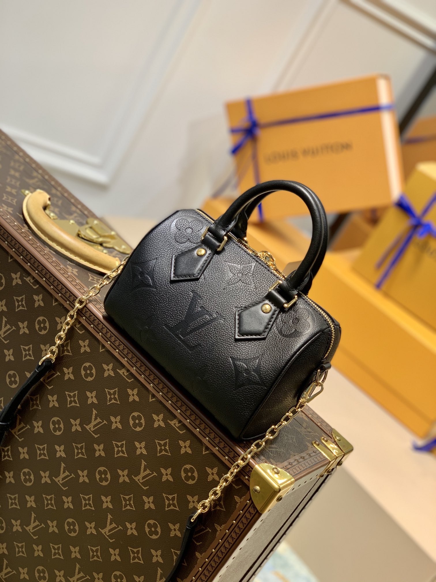 LOUIS VUITTON Speedy Bandoulière 20 Mastic Other Monogram Canvas Black LOUIS VUITTON Speedy Bandoulière 20 Mastic Other Monogram Canvas Black