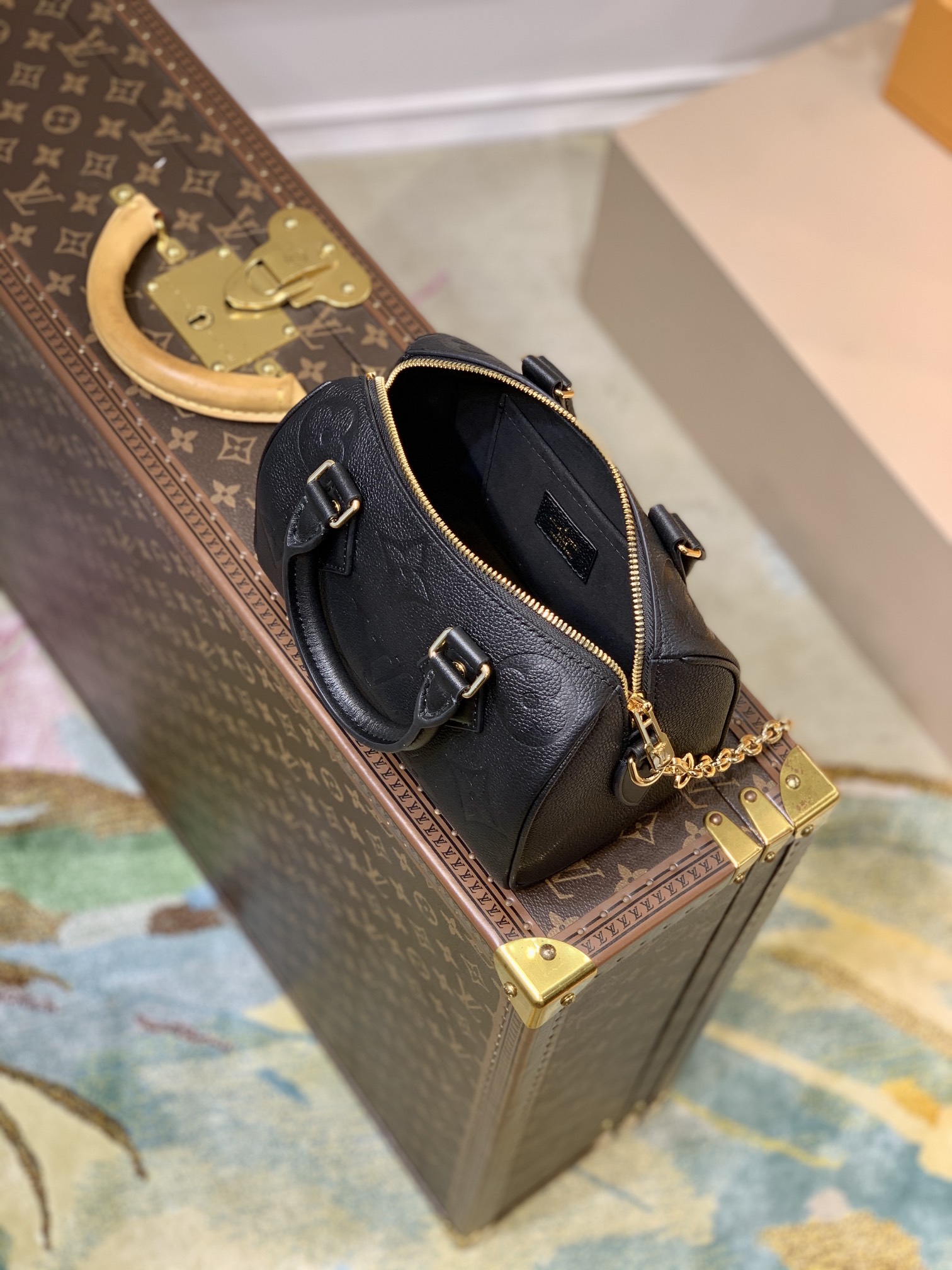 LOUIS VUITTON Speedy Bandoulière 20 Mastic Other Monogram Canvas Black LOUIS VUITTON Speedy Bandoulière 20 Mastic Other Monogram Canvas Black