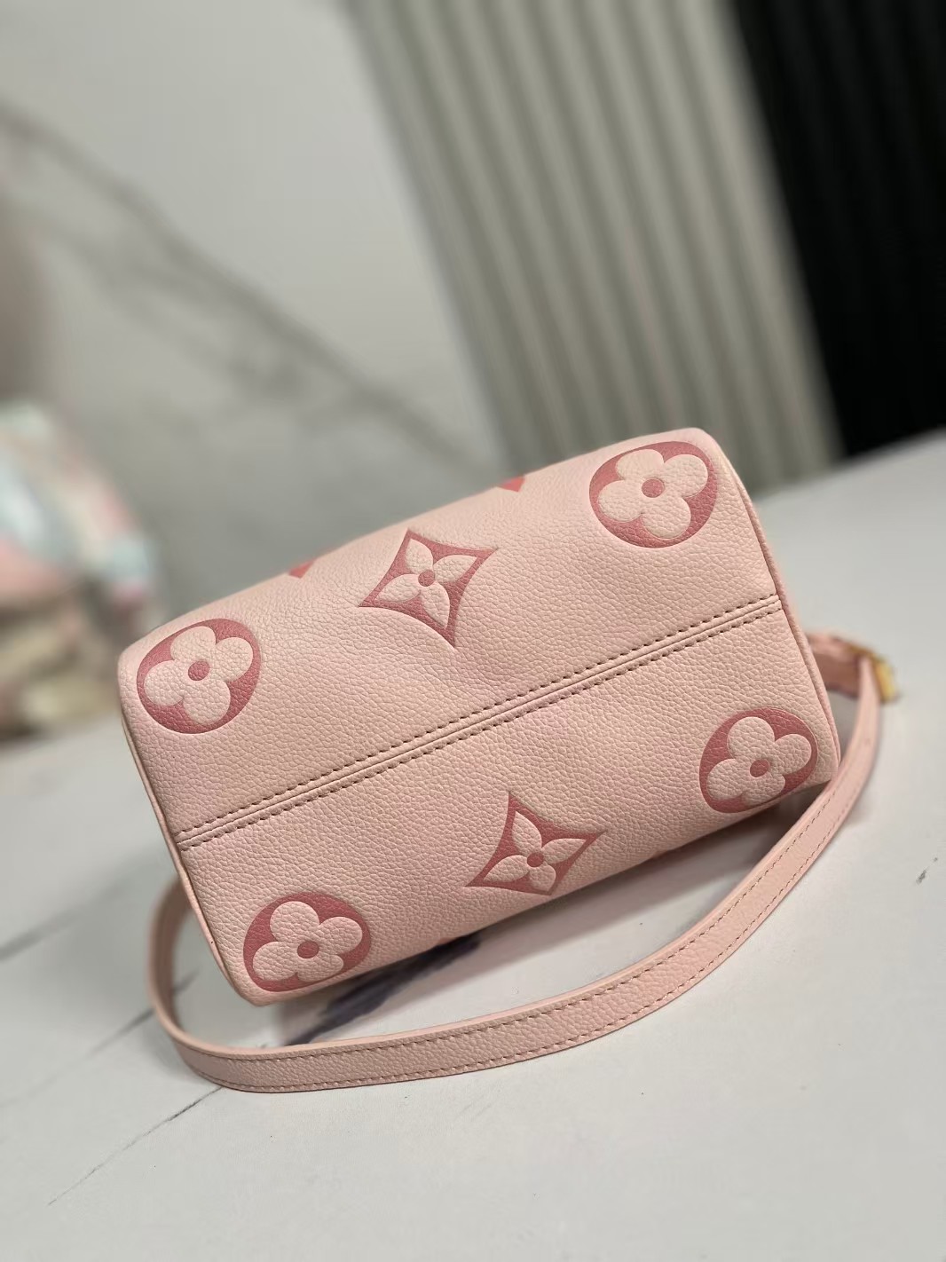 LOUIS VUITTON Empreinte Monogram Giant Speedy Bandouliere 20 Degrade Pink