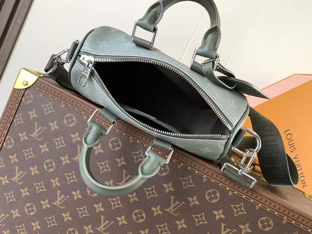 Louis Vuitton Monogram Eclipse Reverse Keepall 25 Bandoulière