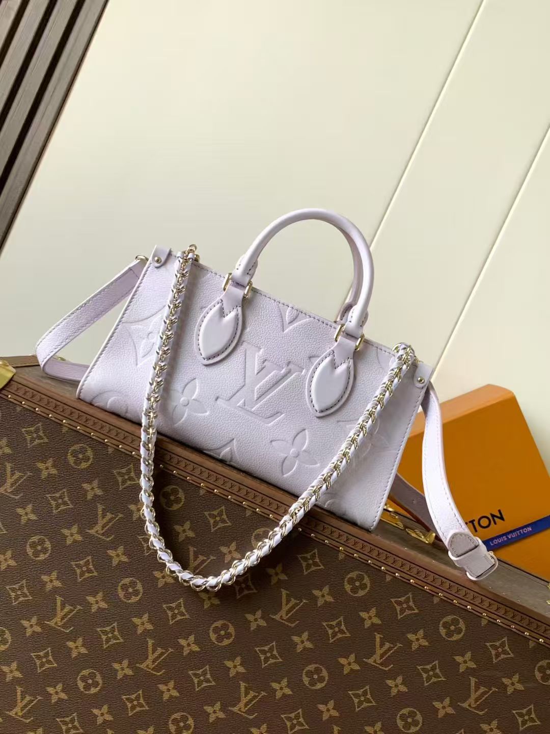 Louis Vuitton OnTheGo East West