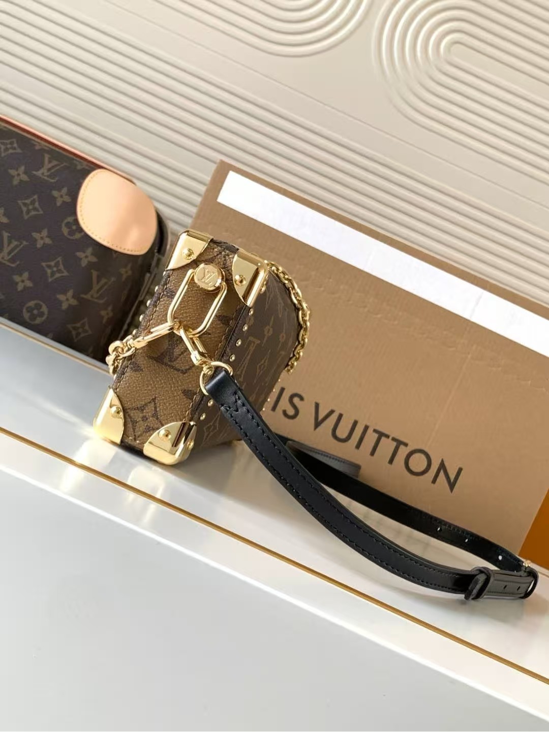 LOUIS VUITTON MonogramSlim Soft Trunk 