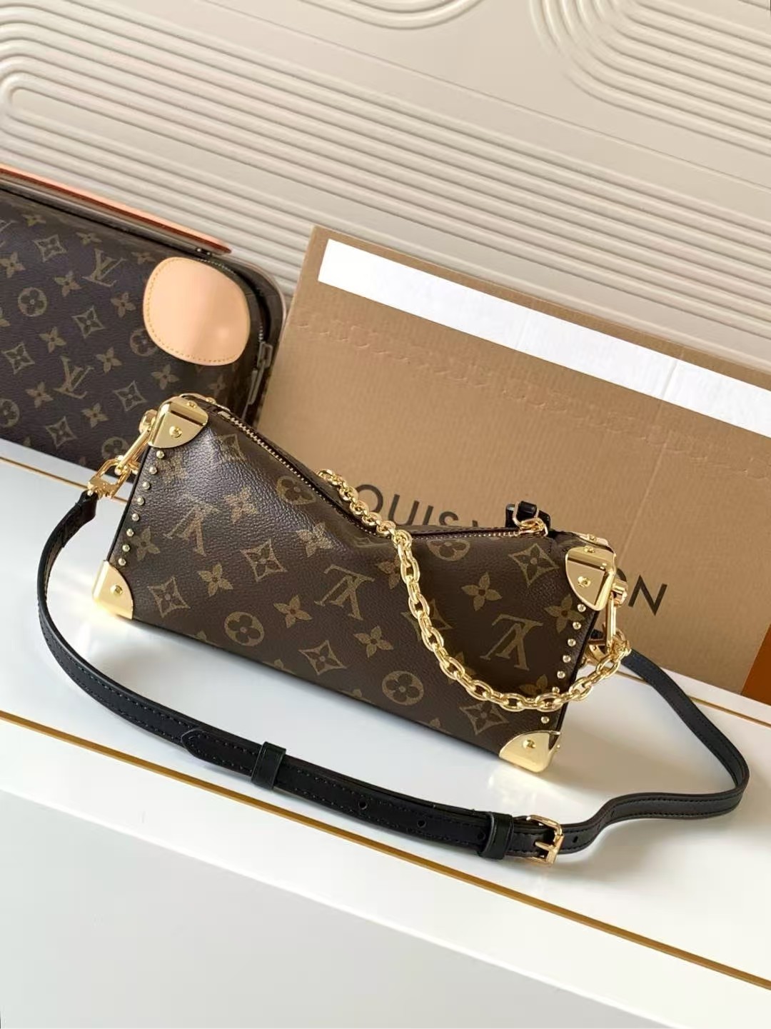 LOUIS VUITTON MonogramSlim Soft Trunk 