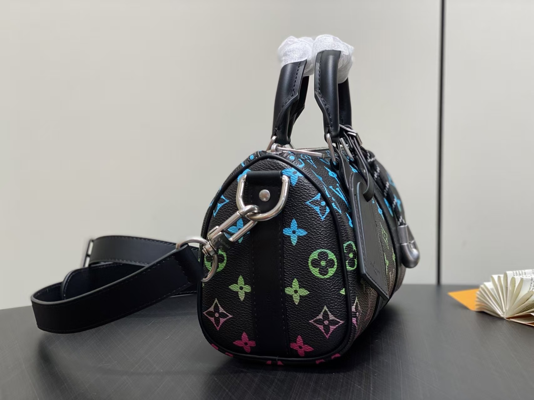 Louis Vuitton Keepall Bandouliere 25 