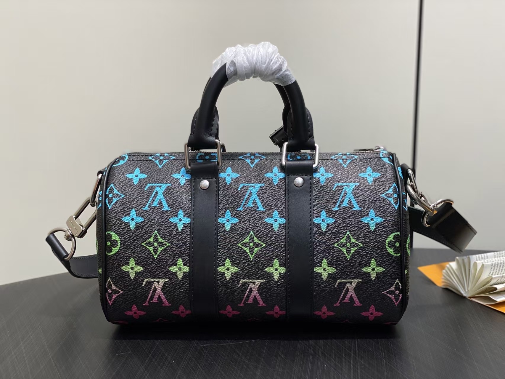 Louis Vuitton Keepall Bandouliere 25 