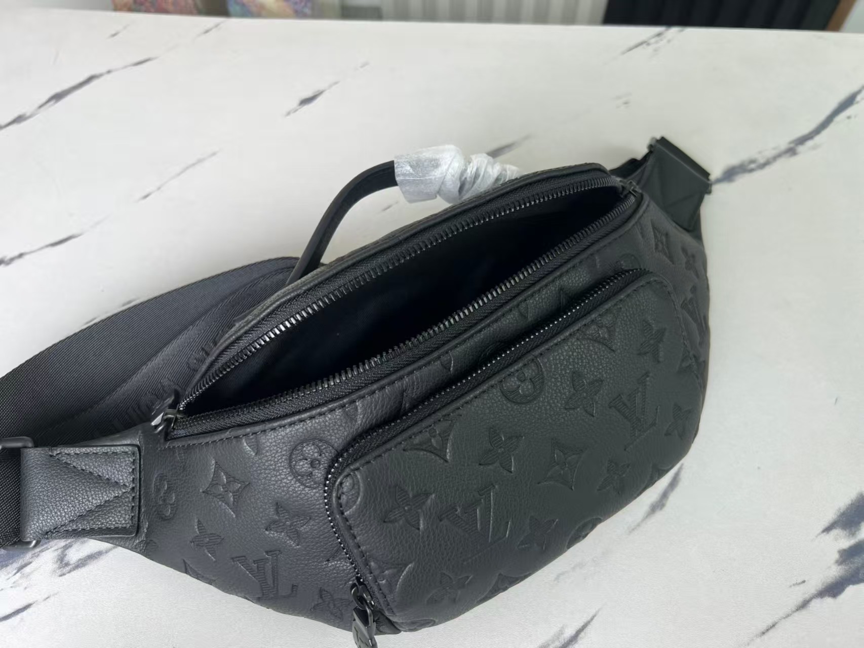 Louis Vuitton Discovery Bumbag PM Monogram Eclipse