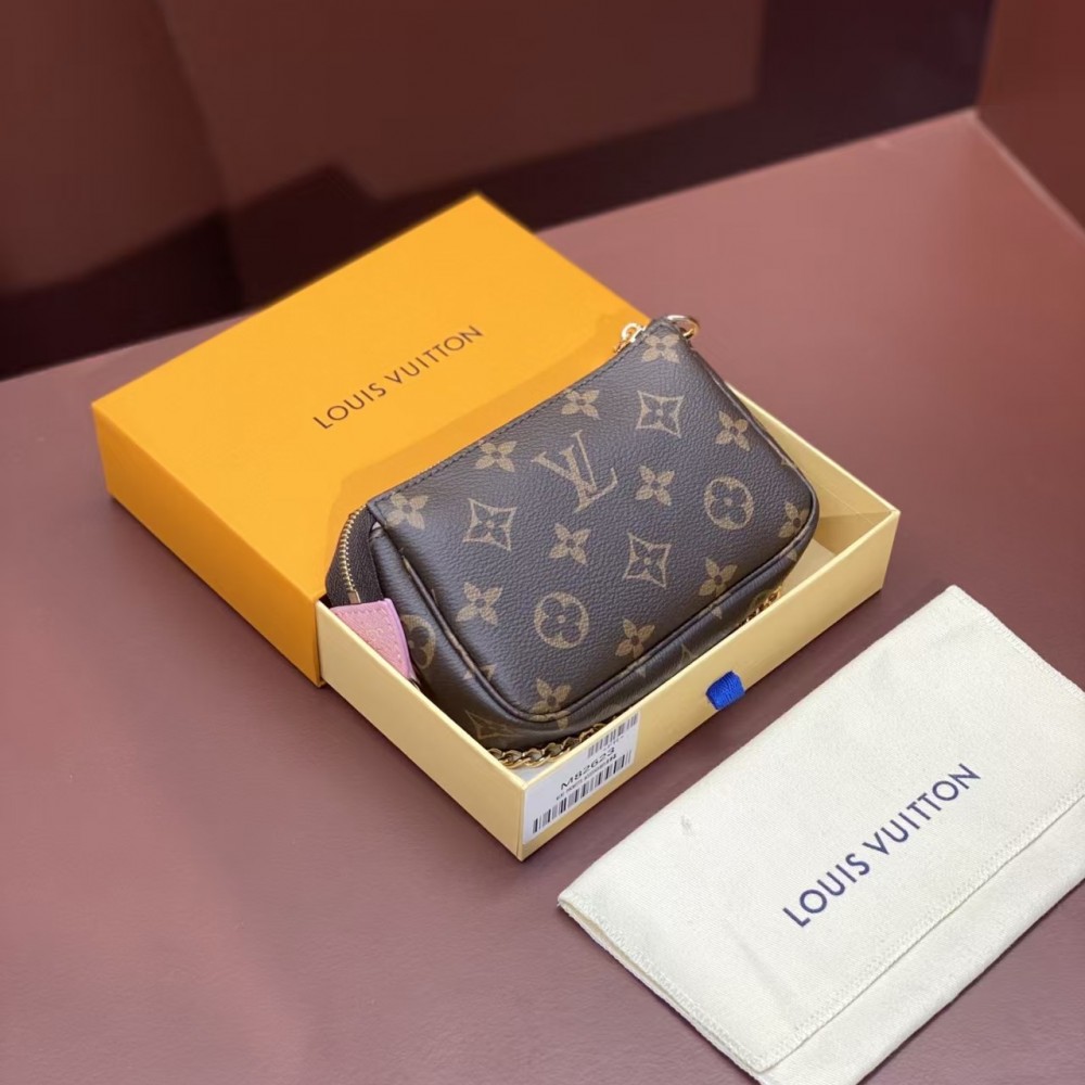 Louis Vuitton Mini Pochette Accessoires Monogram/Pink