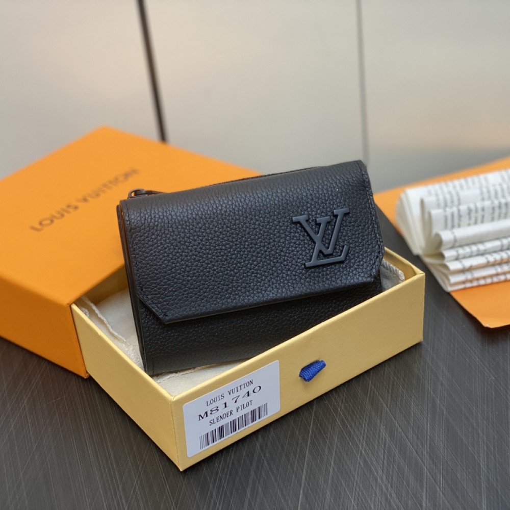 Louis Vuitton Trifold walletAerogram Pilot Black