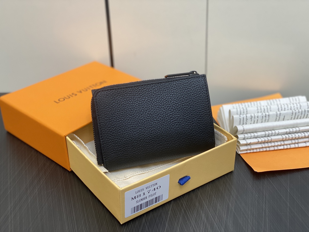 Louis Vuitton Trifold walletAerogram Pilot Black