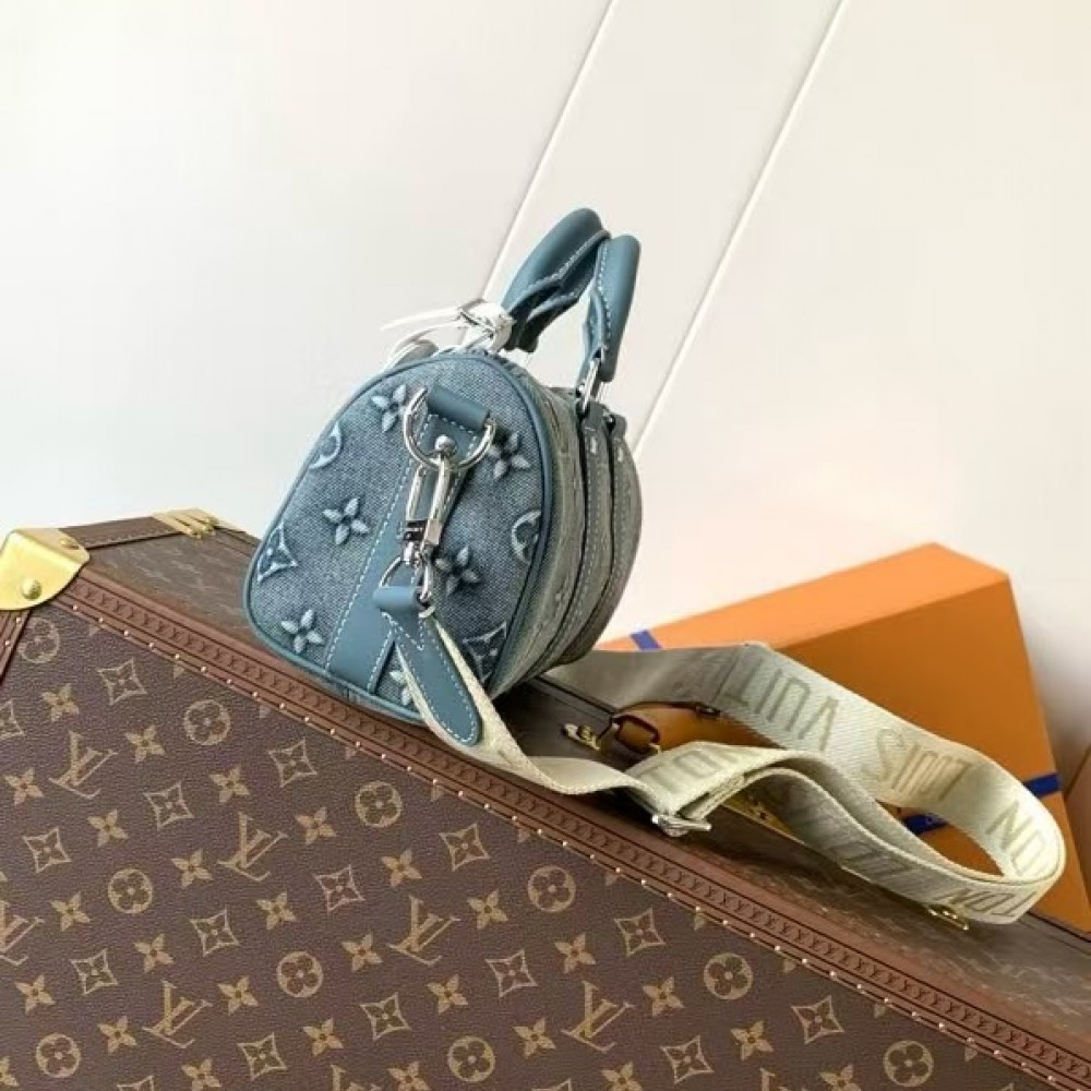 Louis Vuitton Keepall Bandoulière 25 Monogram Aquagarden