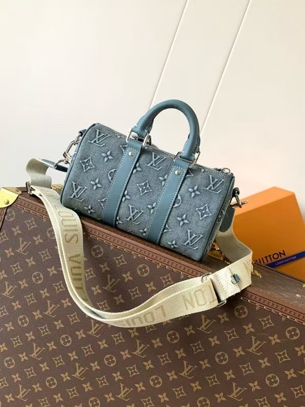 Louis Vuitton Keepall Bandoulière 25 Monogram Aquagarden