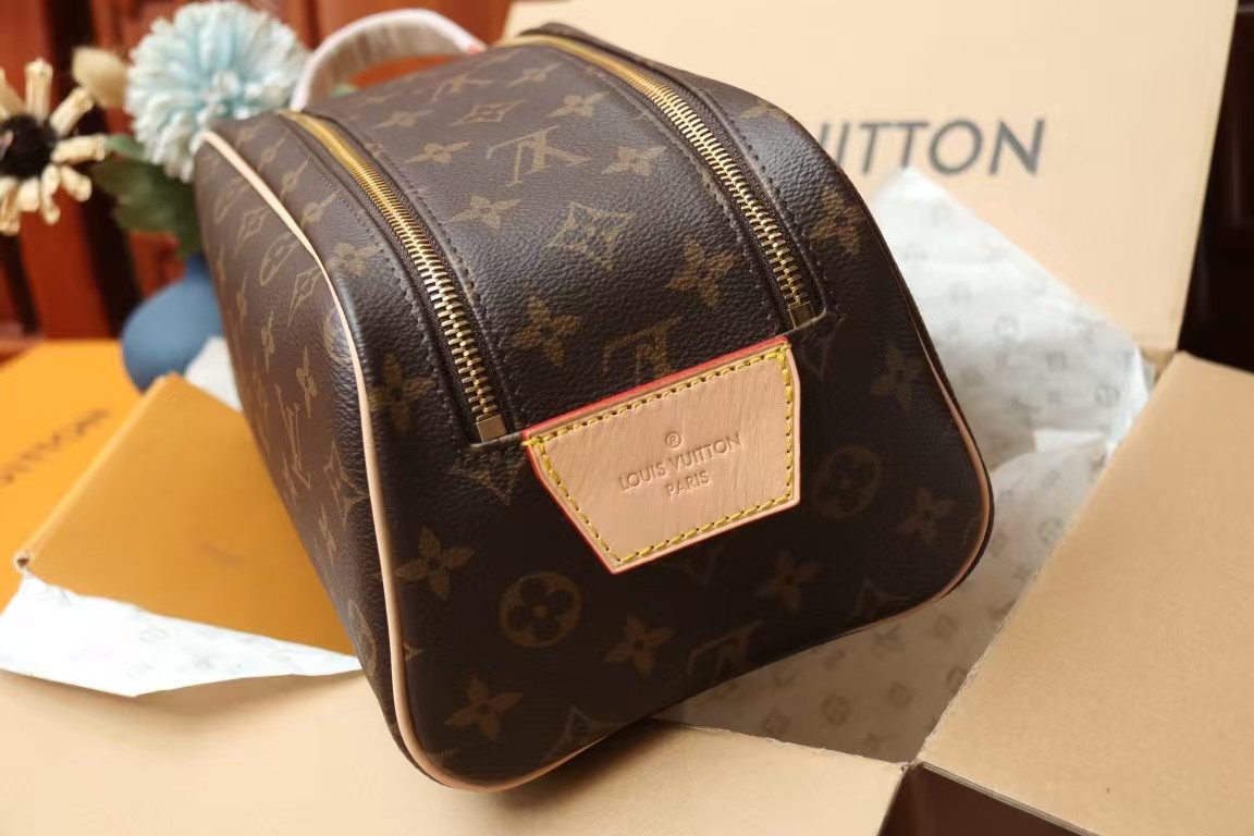 Louis Vuitton Cosmetic Pouch GM Monogram Bag