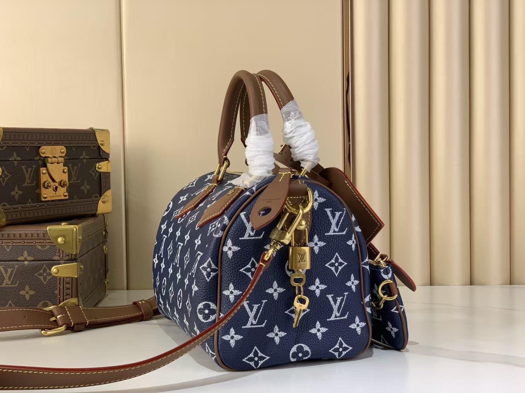 LOUIS VUITTON Speedy P9 Bandoulière 25 Navy Blue