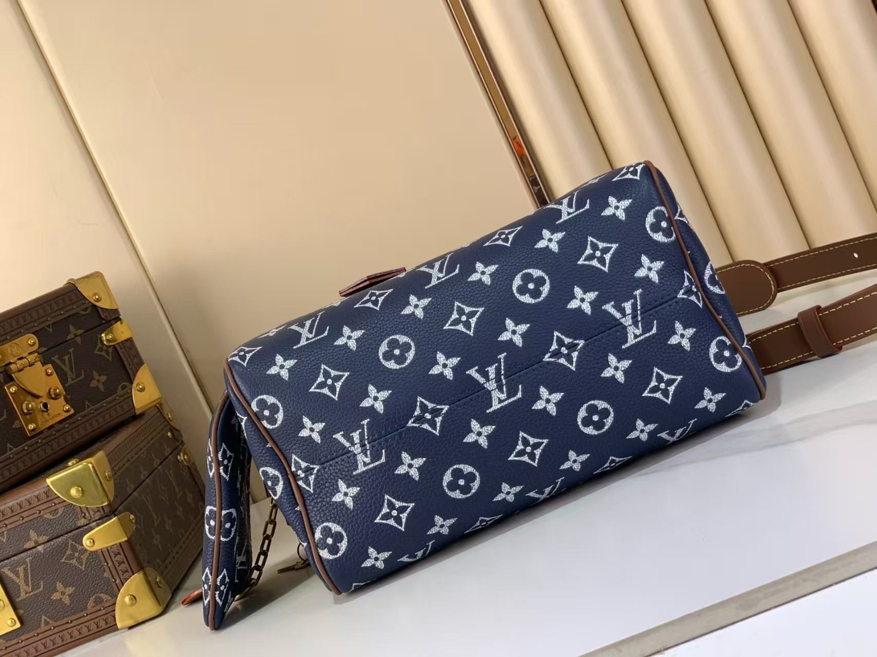 LOUIS VUITTON Speedy P9 Bandoulière 25 Navy Blue