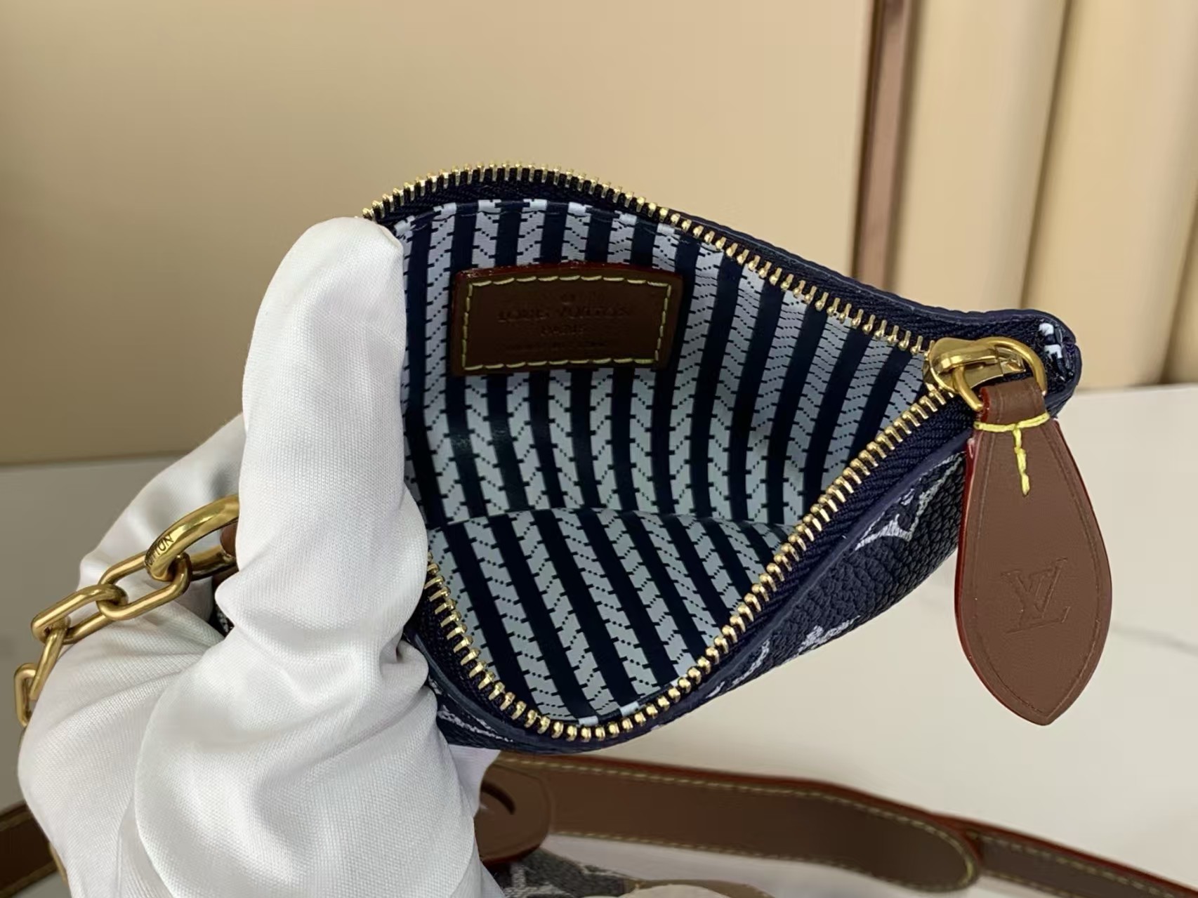 LOUIS VUITTON Speedy P9 Bandoulière 25 Navy Blue