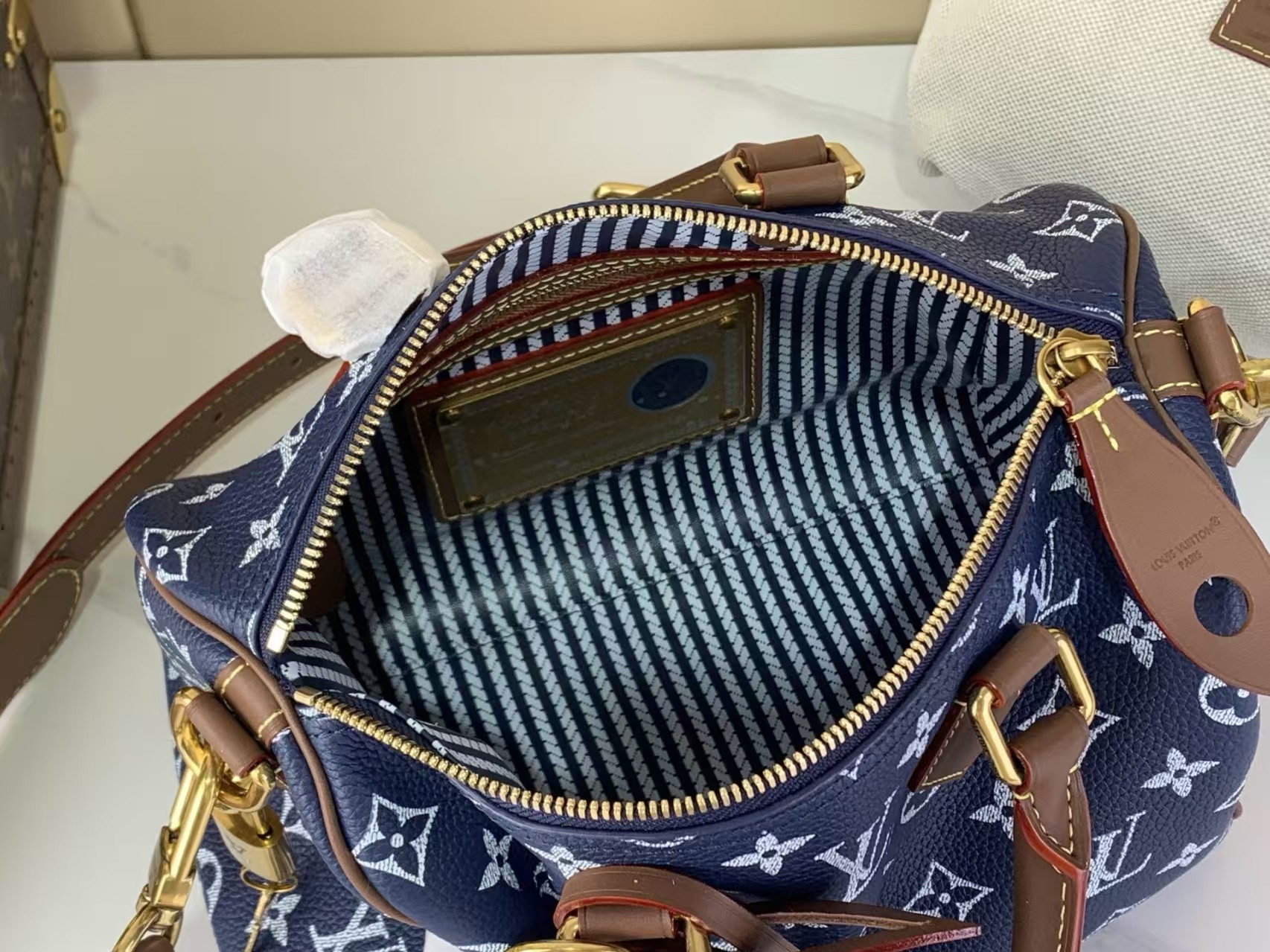 LOUIS VUITTON Speedy P9 Bandoulière 25 Navy Blue