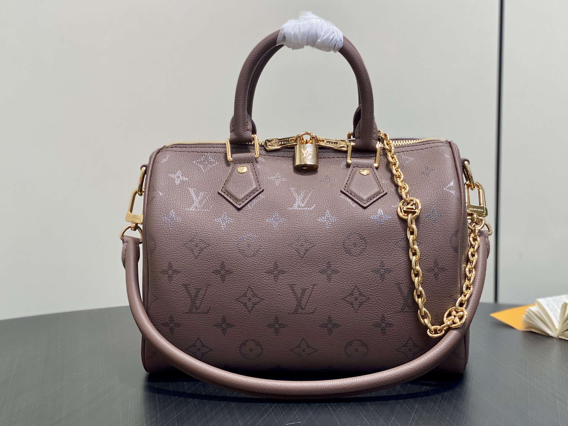 Louis Vuitton Speedy Bandoulière 25 bag in Burgundy