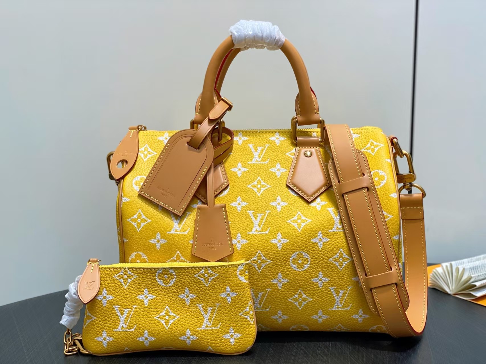 LOUIS VUITTON Speedy P9 Bandoulière 30 Yellow