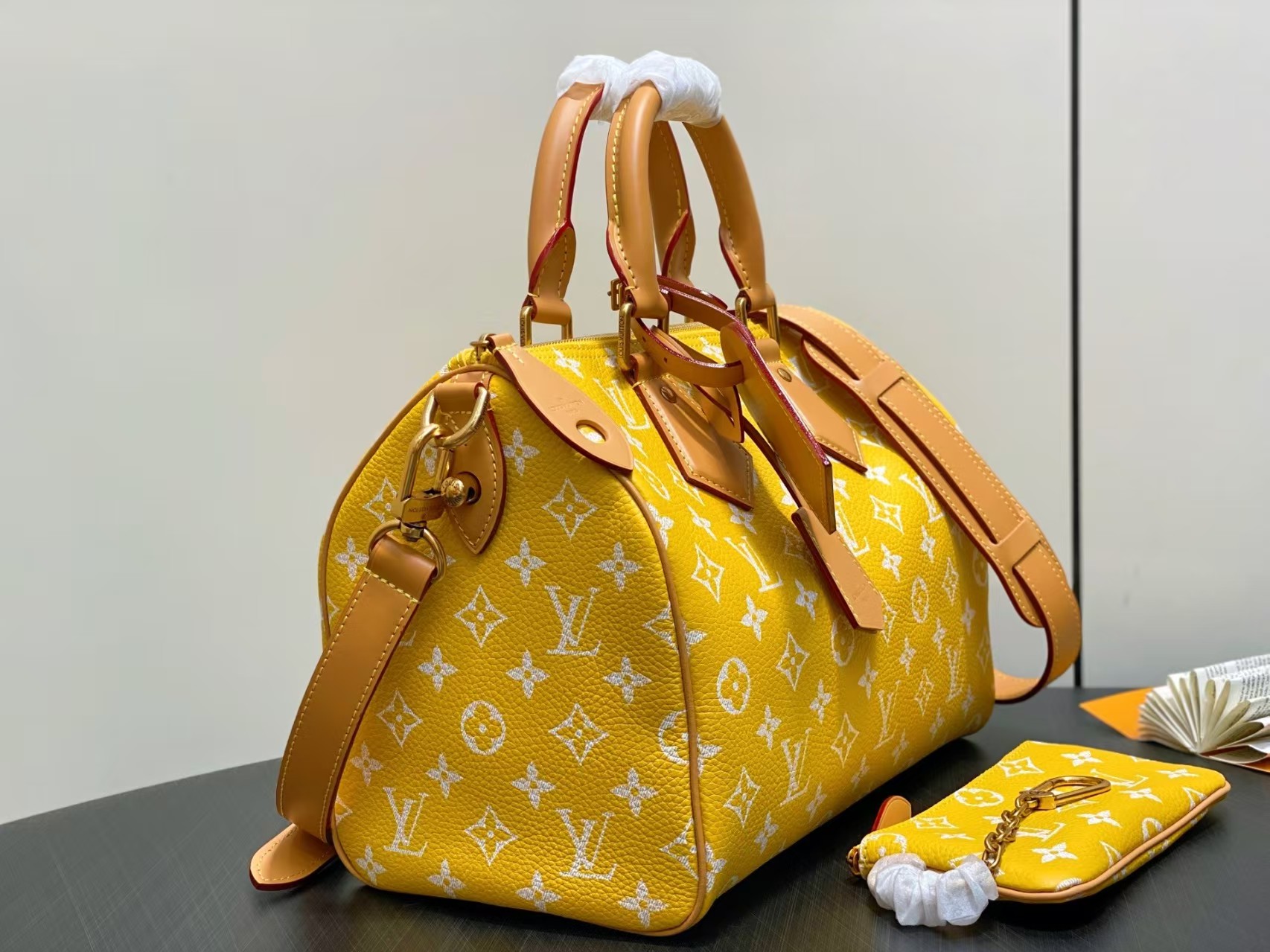 LOUIS VUITTON Speedy P9 Bandoulière 30 Yellow