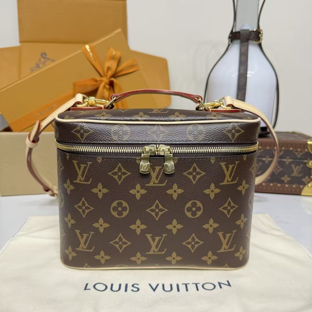 Louis Vuitton Nice BB vanity case