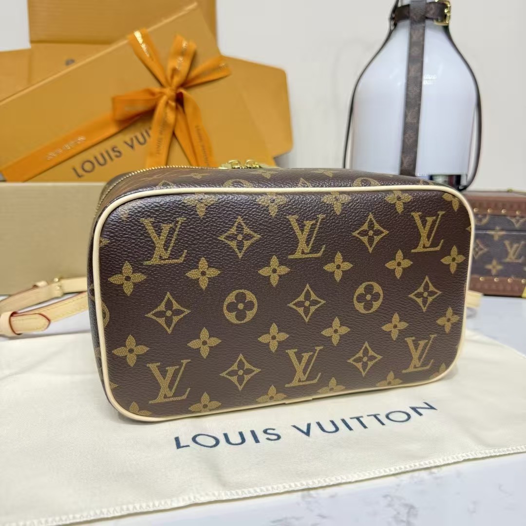 Louis Vuitton Nice BB vanity case