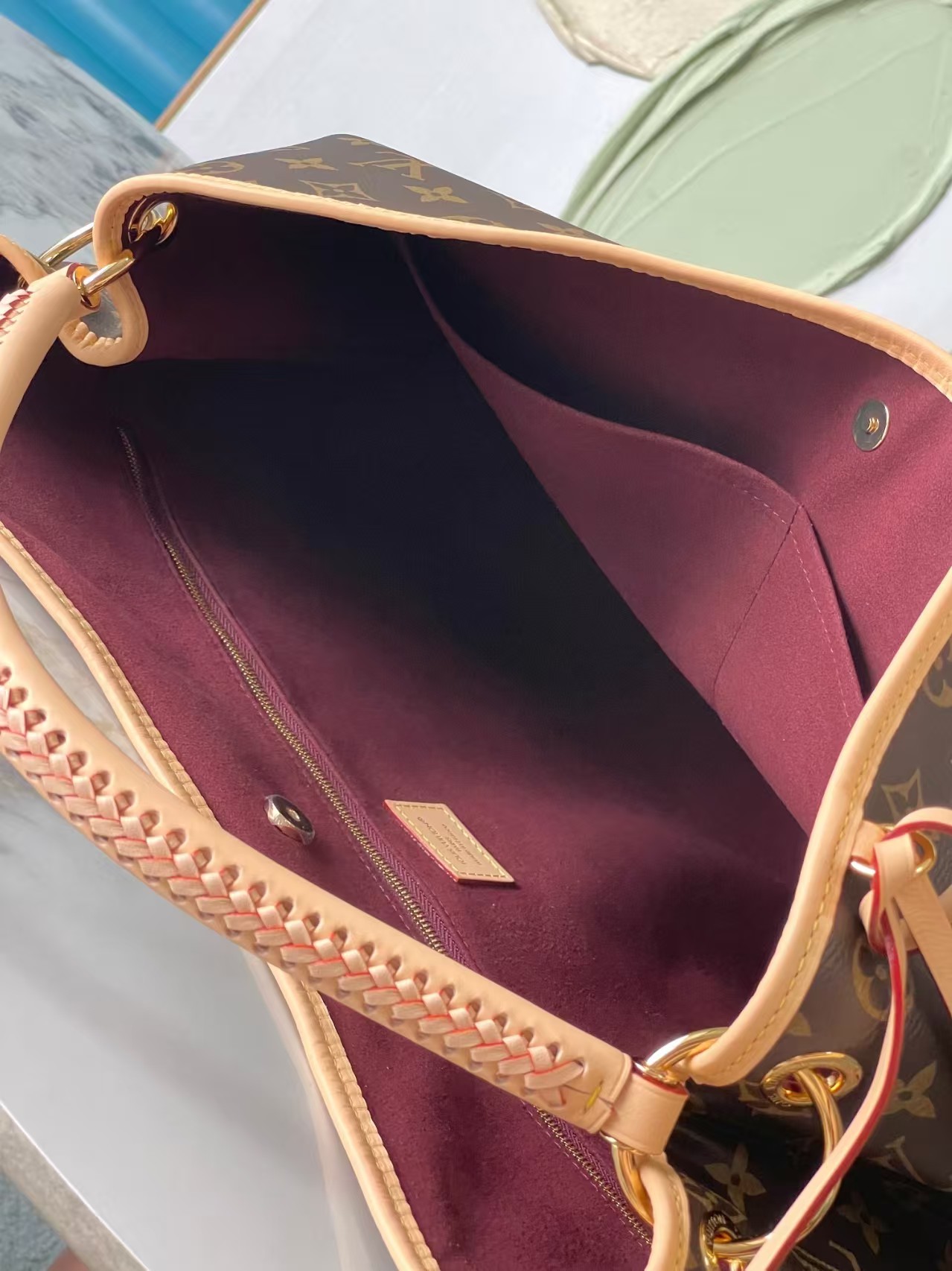 Louis Vuitton Again handbag
