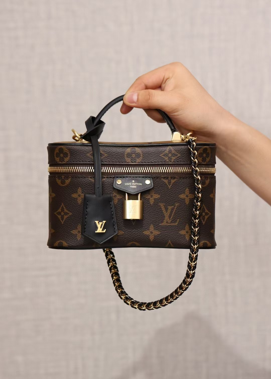 Louis VuittonVanity Chain Pouch onogram Reverse Canvas