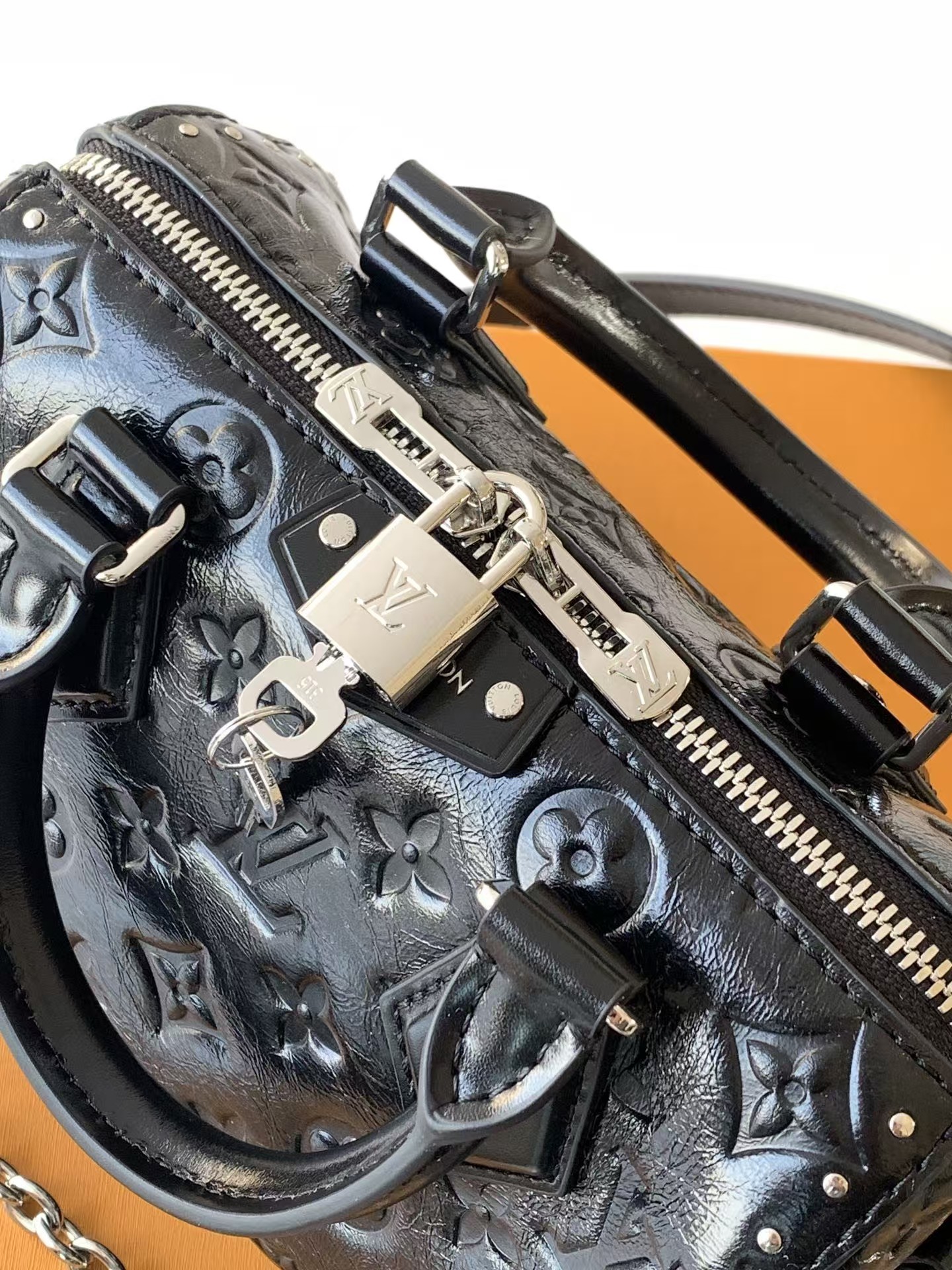 Louis Vuitton Speedy Trunk 20