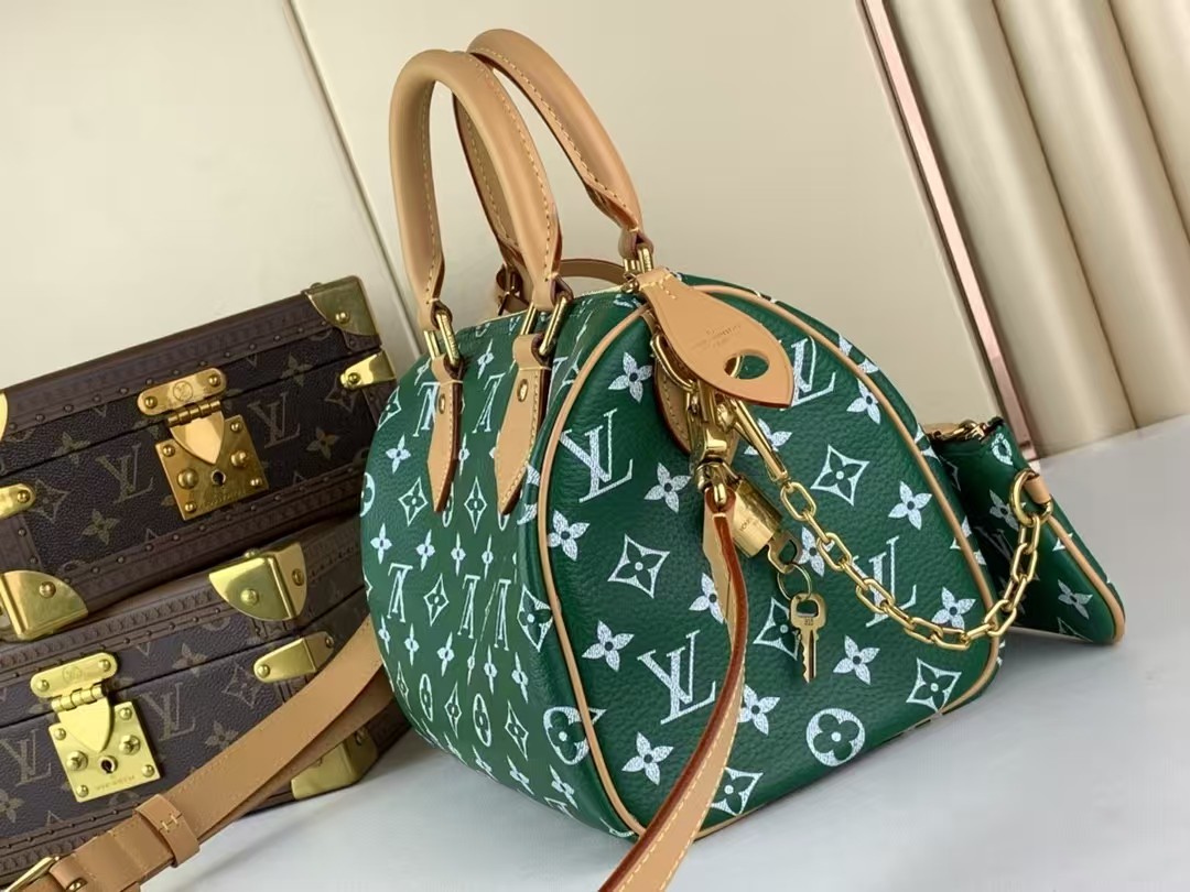 LOUIS VUITTON Speedy P9 Bandoulière 30 Green