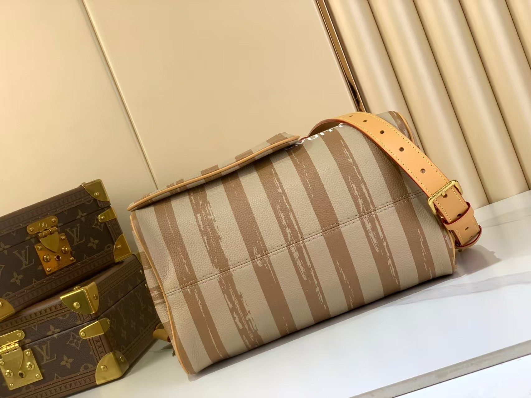 LOUIS VUITTON Speedy P9 Bandoulière 30 