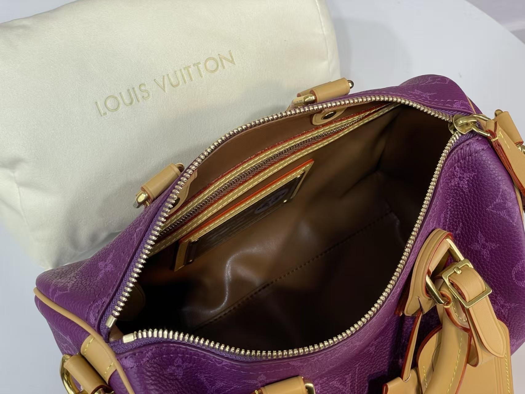 LOUIS VUITTON Speedy P9 Bandoulière 25 Purple