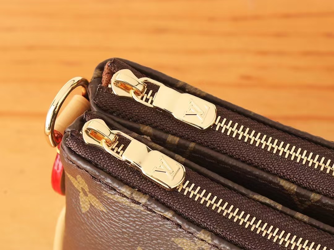 Louis Vuitton Pochette Liv Monogram -Handbags
