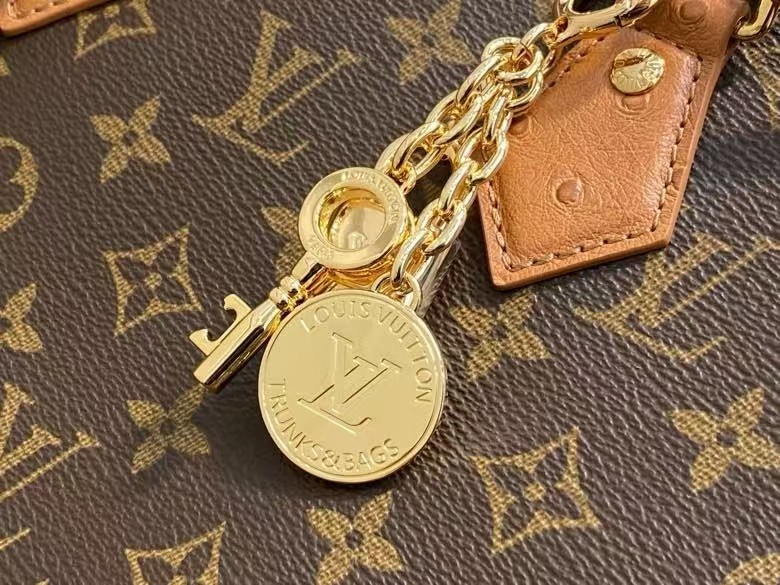 LOUIS VUITTON Alma MM Soft Celebration