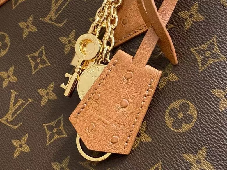 LOUIS VUITTON Alma MM Soft Celebration