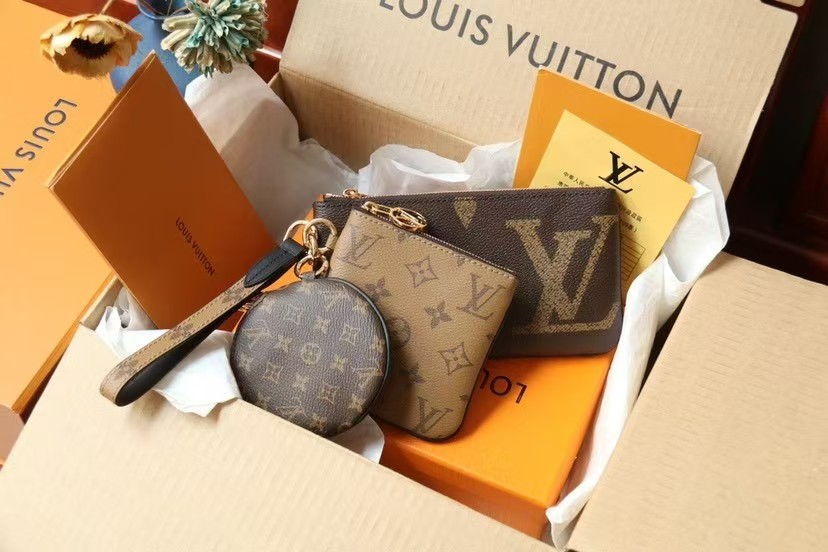 Louis Vuitton PochetteTrio Wristlet Pouch