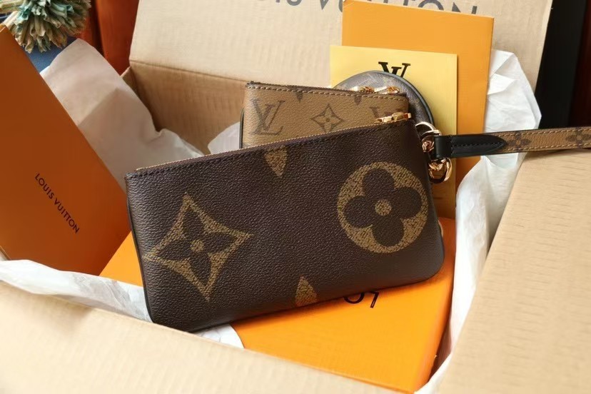 Louis Vuitton PochetteTrio Wristlet Pouch