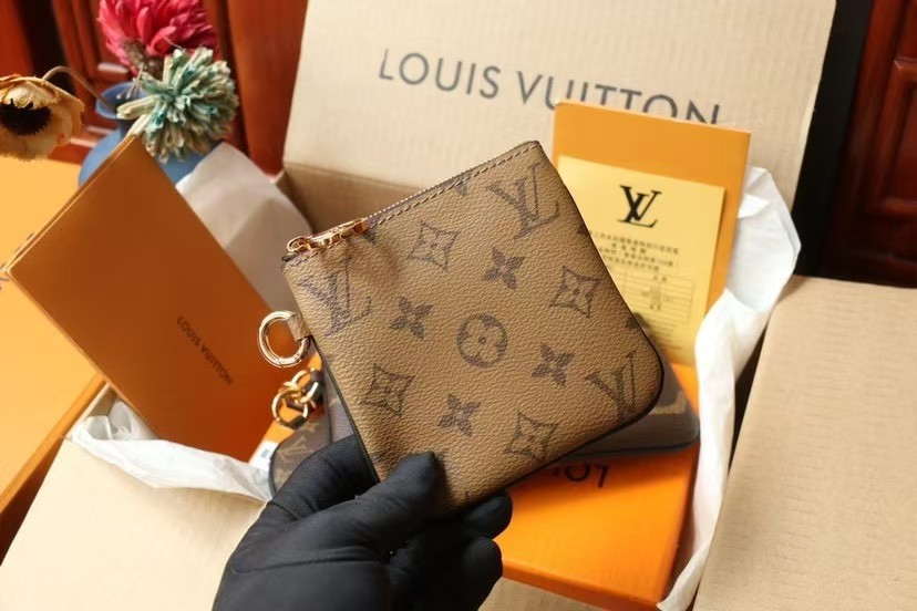 Louis Vuitton PochetteTrio Wristlet Pouch