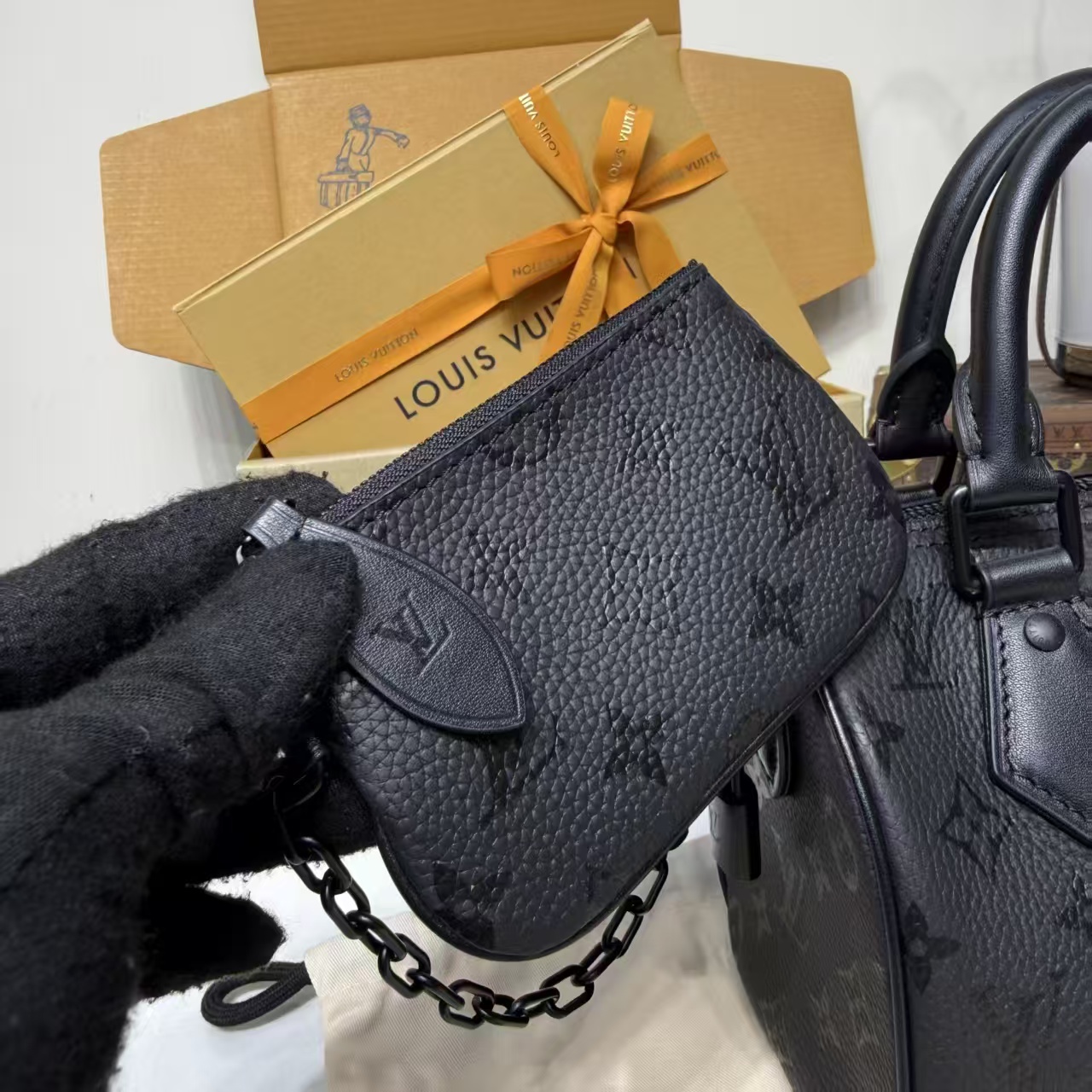 Louis Vuitton Speedy P9 Bandouliere 20 Black