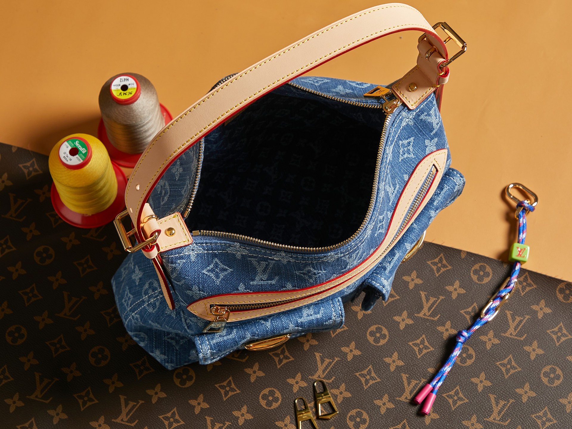 Louis Vuitton Baggy Monogram Denim -Bleu Denim