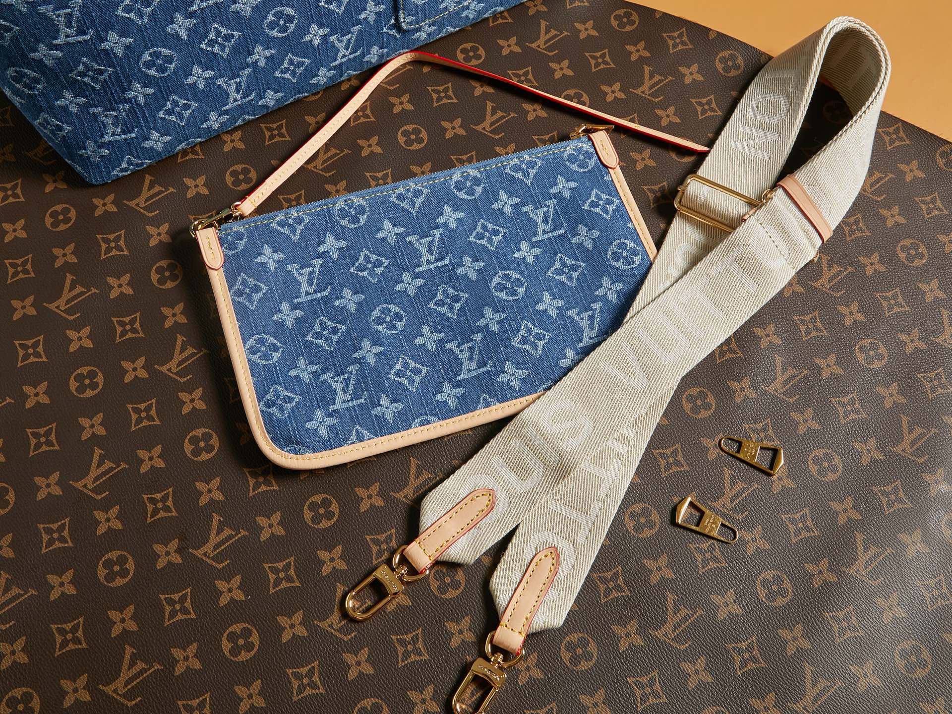 Louis Vuitton Coussin Hobo MM Monogram Denim