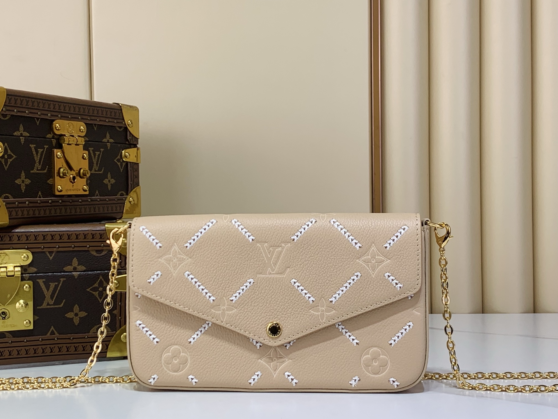 LOUIS VUITTON Pochette Felicie Monogram Empreinte Leather